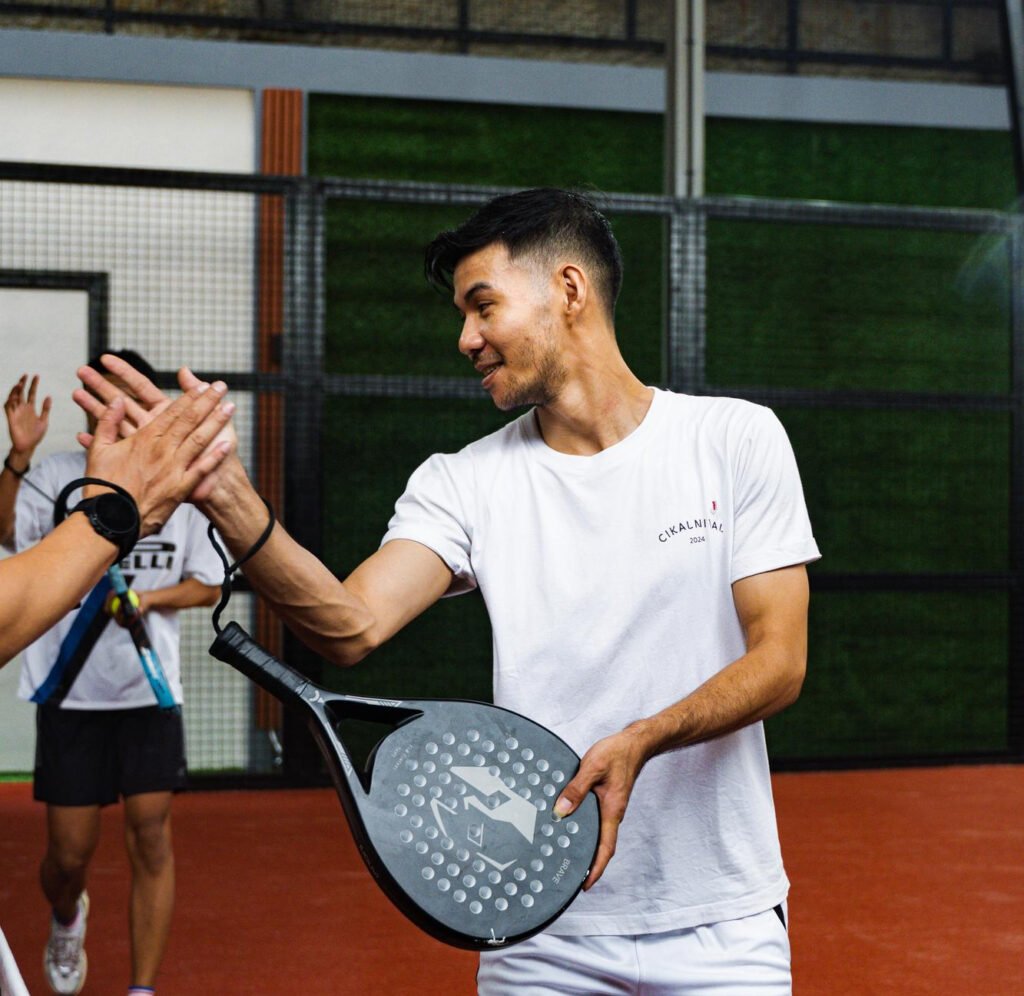 Le padel est un sport qui tient ses origines du Mexique.